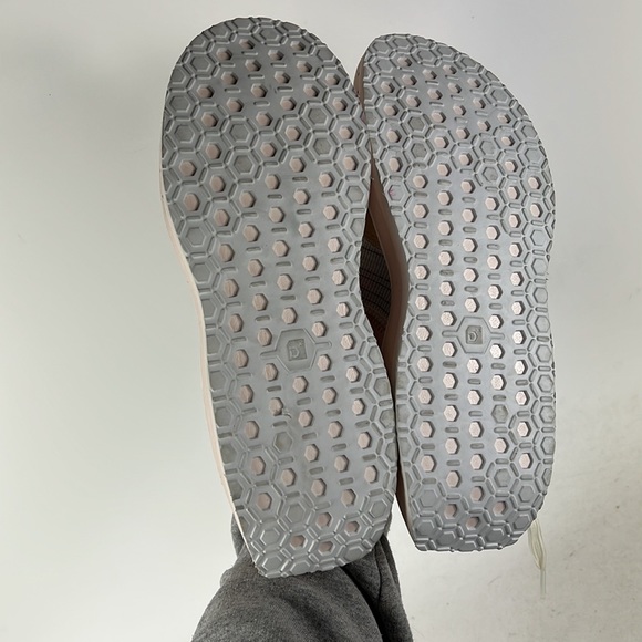 Deckers x Lab pink white waterproof athletic platform running shoes women’s 8 - Picture 8 of 9